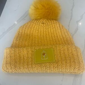 NWOT Love Your Melon Disney Beauty and the Beast Belle Pom Beanie